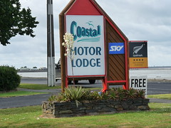 Coastal motor lodge