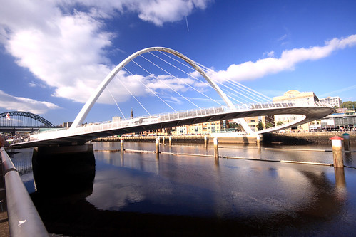 Image Gateshade Millenium Bridge, Copyright © Adrian Wilson