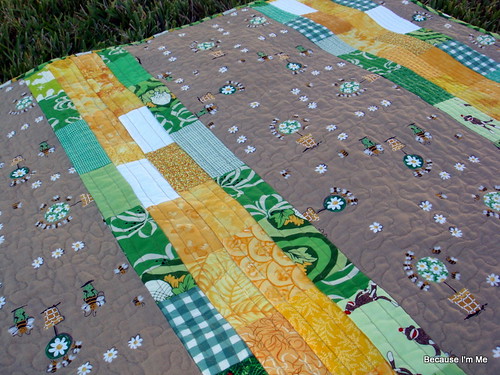 Flowers and Bees Quilt front detail