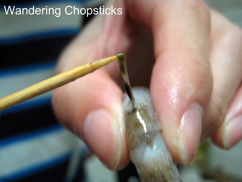How to Devein Shrimp With a Toothpick 2