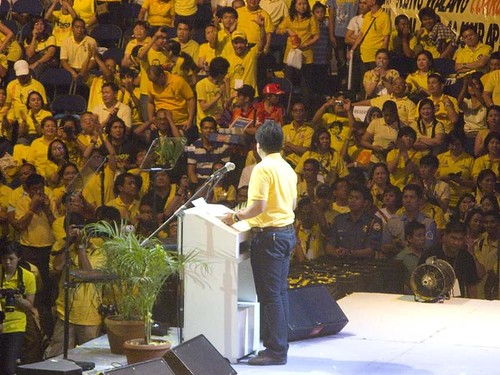 Liberal Party Rally at the Araneta Center by rbleano.