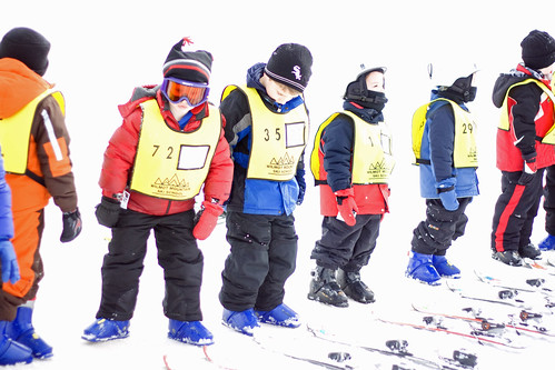 kids on skis