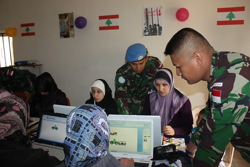 Satgas Indobatt Bersama CIMIC Gelar Pelatihan Komputer Bagi Ibu-Ibu Lebanon