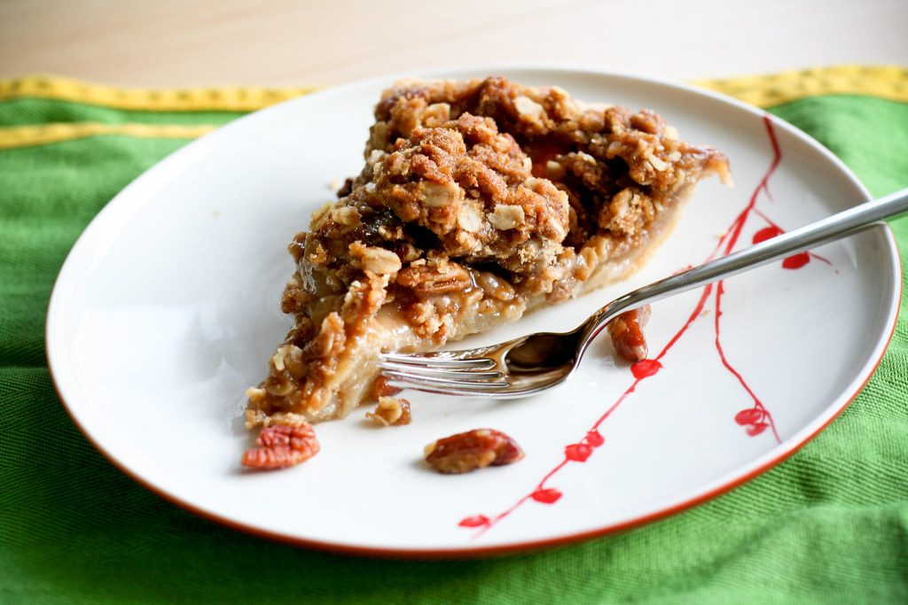 Thanksgiving Recipe: Vanilla & Pear Crumble Pie