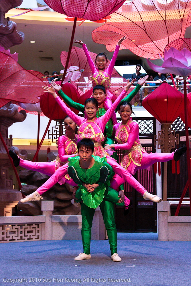 Spectacular GuangXi Acrobatic Show @ Mid Valley, KL, Malaysia
