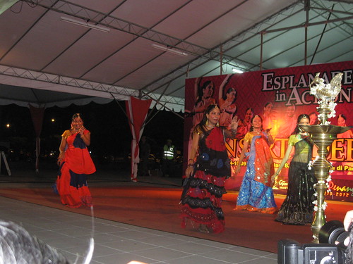 The last dance at a Deepavali festival we caught