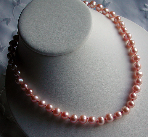 Peach Pearl Knotted Choker
