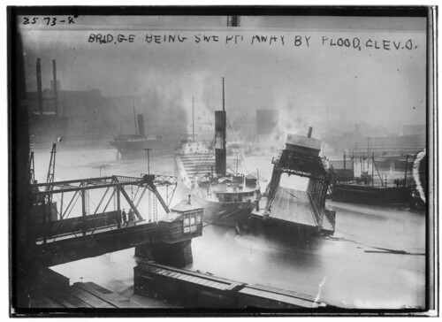 Third Street Bridge and the steamer William Henry Mack