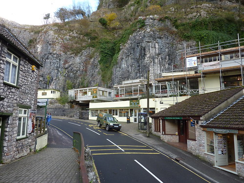 CHEDDAR GORGE AND CAVES (GOUGH'S CAVE) WELLS UK