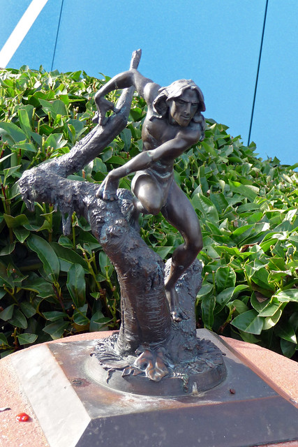 Tarzan statue