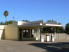 Service Station, Yenda