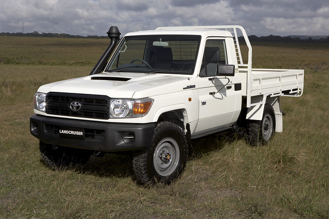 cars offroad toyota bugger lcv hilux hiace lc70
