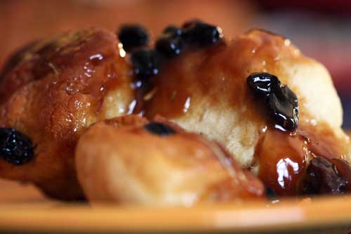 closeup rosemary-raisin monkey bread