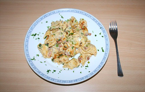 Omelette mit Frühlingszwiebeln - Serviert