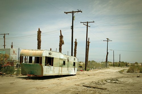 a trailer in Salton City (by: Jeremy Engleman, creative commons license)
