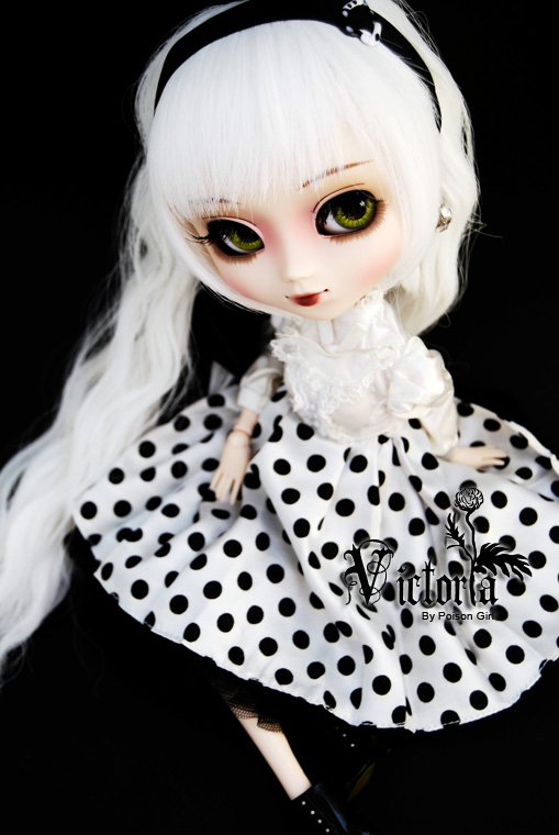 PULLIP Blanche  TAEYANG Butler    2007 4478856930_25cefcaafd_o