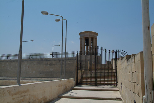 29-Siege-Bell-Monument