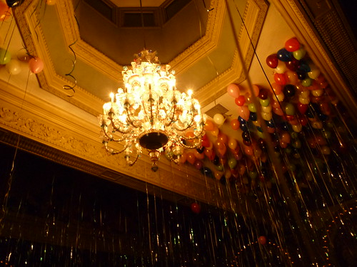 chandelier w/balloons