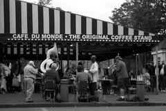 New Orleans - Music and Beignets @ the Cafe du Monde