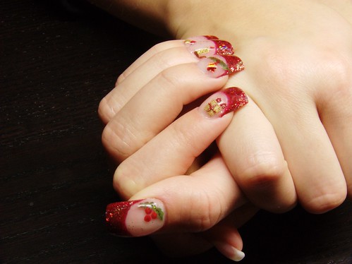 red nail polish art. 3D red nail polish