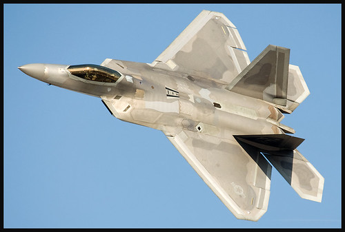 Fighter airplane picture - F-22 Raptor at Dubai Airshow
