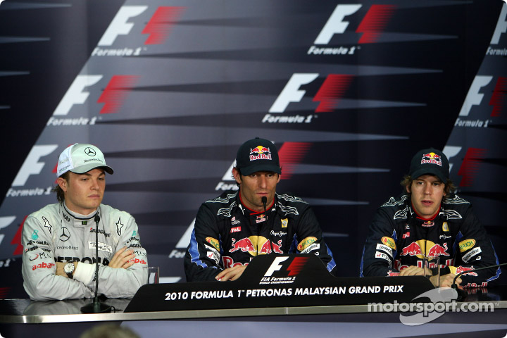 GP de Malasia 2010, clasificación. Conferencia de prensa, de izq. a der.: 2º Nico Rosberg; 1º Mark Webber; 3º Sebastian Vettel.