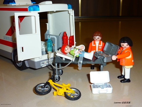 Playmobil 救護車 pic 7