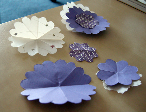 Paper Flowers for the Holidays by digika