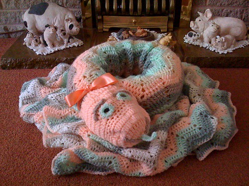 All finished! Our Snake looks pretty cute sitting on my Ripple :)