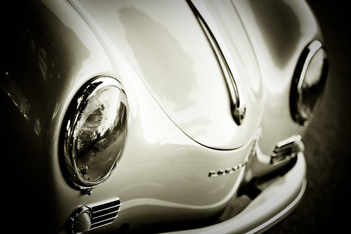 Porsche speedster : what pretty eyes you have
