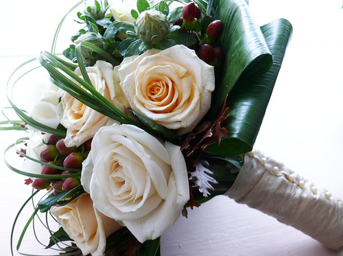 winter wedding bouquet arrangements