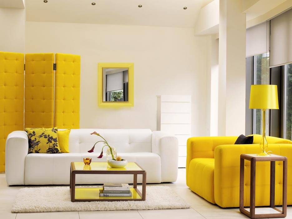 Yellow & White Living room