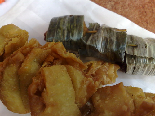 Wantan dan Pandan Chicken Satay.