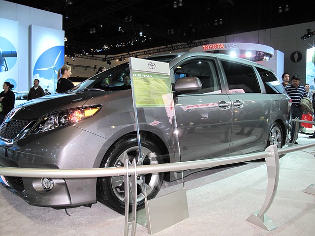 cars conventioncenter concepts downtownlosangeles debuts 2009laautoshow 2011toyotasienna