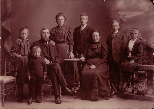 Jetze Broersma Family ca 1911