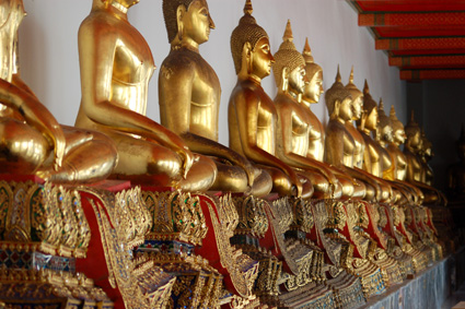 24_Bangkok Wat Pho Buddhas