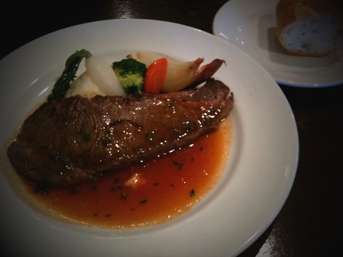 鎌倉でランチなう。凄いステーキが出て来た⁈時間がやばい。 #apbnoff