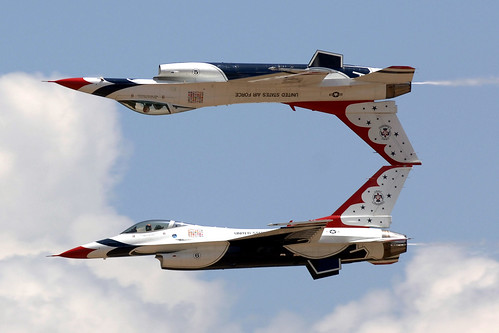 フリー画像| 航空機/飛行機| サンダーバーズ| 戦闘機| F-16 ファイティング・ファルコン| F-16 Fighting Falcon|      フリー素材| 