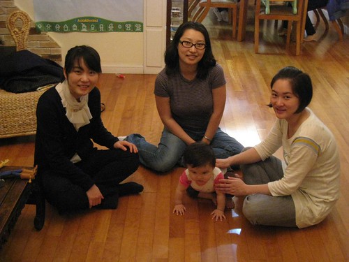 Yenari with highschool buddies Doyoung and Jiyoung