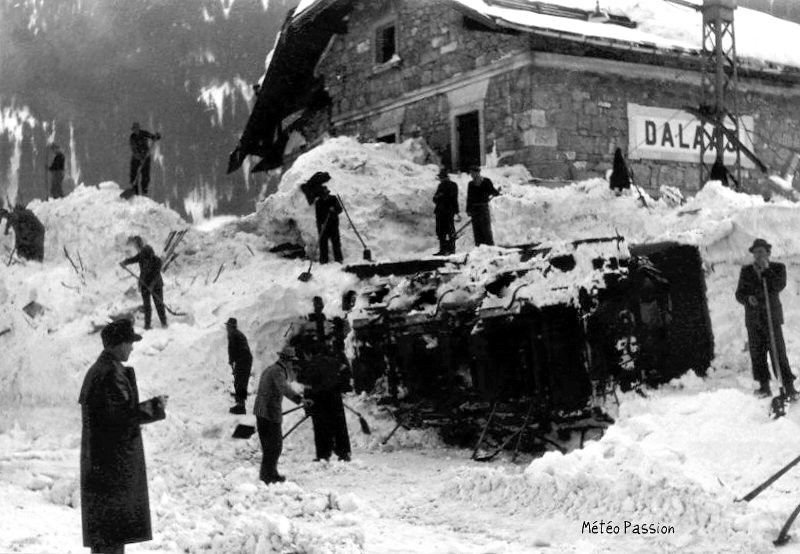 gare de Dalaas en Suisse dévastée suite à l'avalanche du 12 janvier 1954