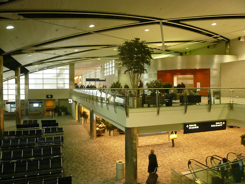 Trippy Tunnel In Detroit · Detroit Airport McNamara Terminal Concourse C 