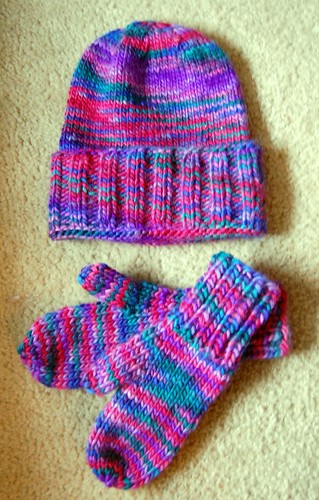 FO: Megan's hat and mittens