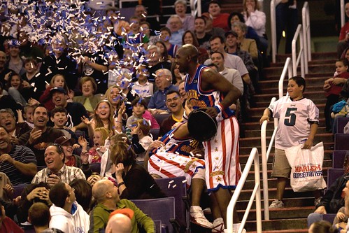 Globetrotters 2009_10_Big Easy with confetti