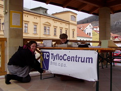 Břeclavské TyfloCentrum na festivalu Jeden svět v Mikulově, březen 2010