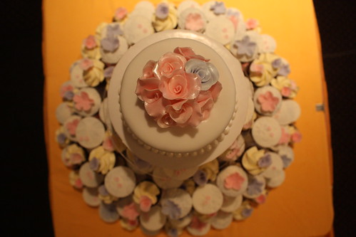 Romantic wedding cupcakes