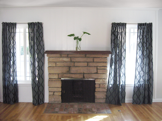 living-room-fireplace-mantel