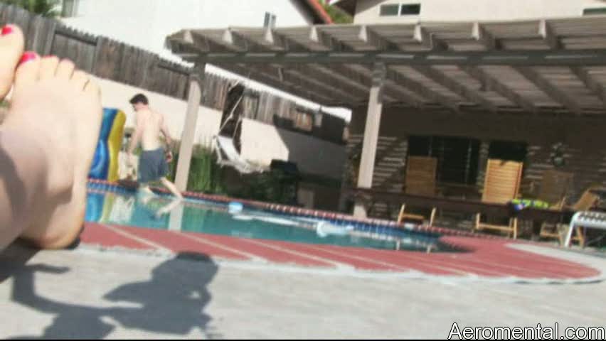 Paranormal Activity pool piscina