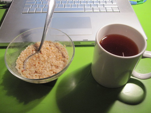 oatmeal from home, tea from the bistro (free)