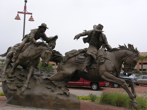 Statue commemorating Hashknife Pony Express riders