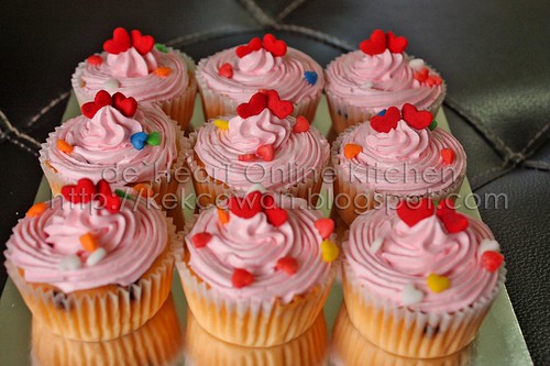 Strawberry love cupcakes
